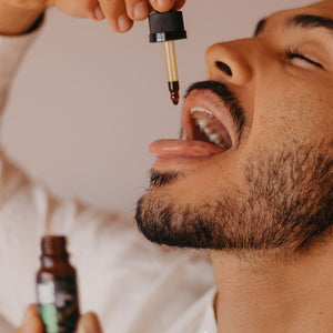 Reakiro CBD Oil 300mg in use